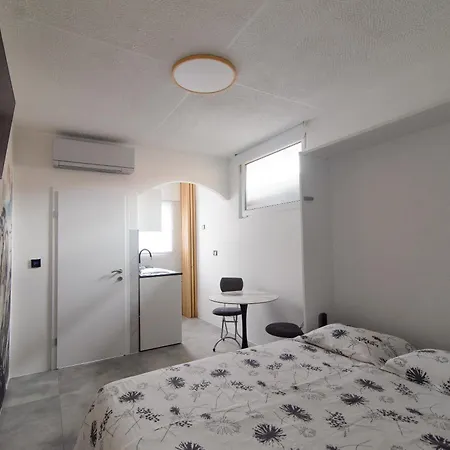 Apartma Lovely Nest *